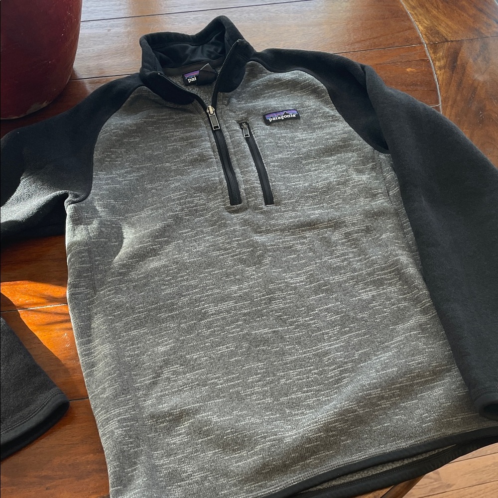 Men's XS  Patagonia Two-Tone Gray and Black Fleece